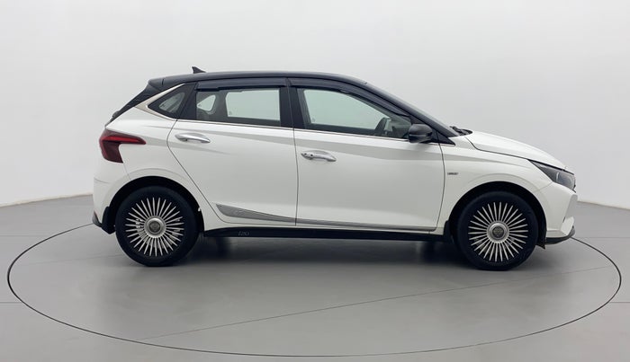 2022 Hyundai NEW I20 ASTA (O) 1.0 TURBO GDI DCT, Petrol, Automatic, 33,559 km, Right Side View