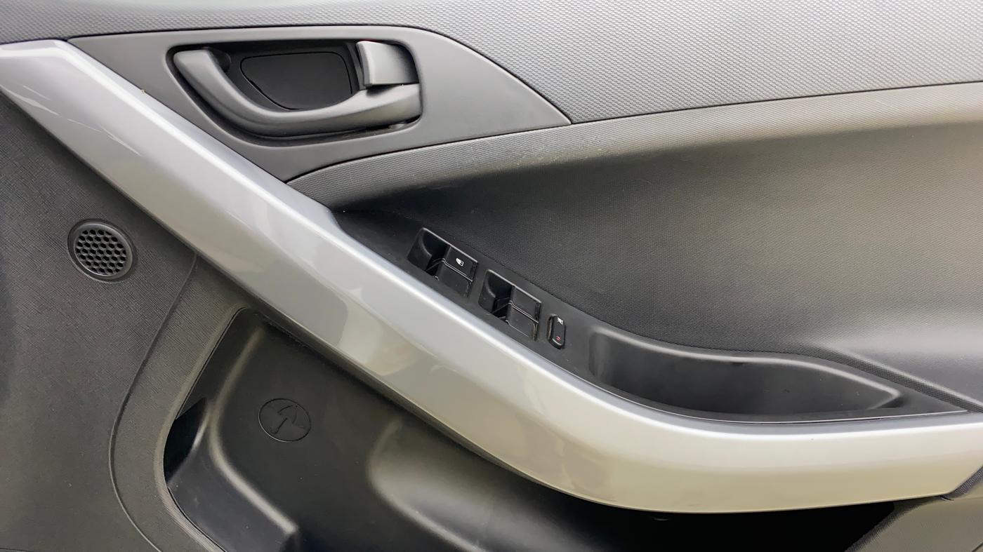 2021 Tata NEXON XMA DIESEL, Diesel, Automatic, 61,099 km, Driver Side Door Panels Control