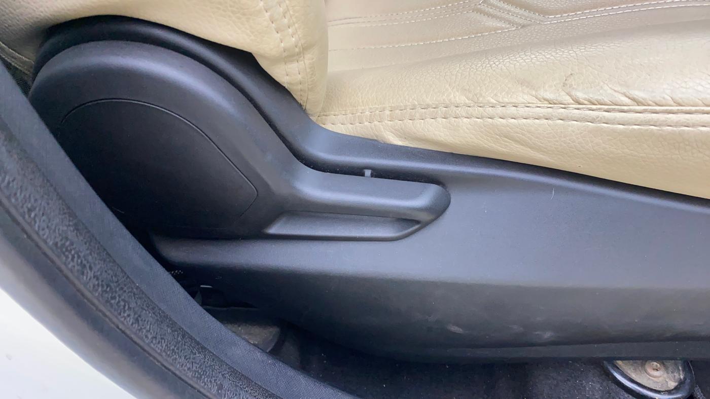2021 Tata NEXON XMA DIESEL, Diesel, Automatic, 61,099 km, Driver Side Adjustment Panel