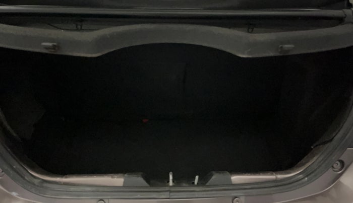 2016 Tata Tiago XZ PETROL, Petrol, Manual, 92,490 km, Boot Inside