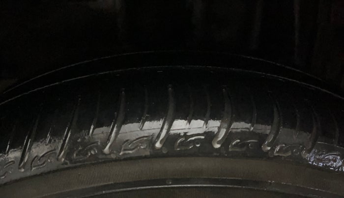 2016 Tata Tiago XZ PETROL, Petrol, Manual, 92,490 km, Left Rear Tyre Tread