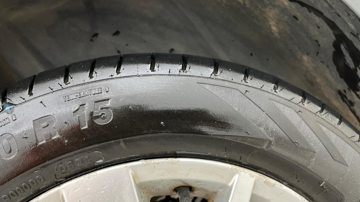 2017 Volkswagen Polo HIGHLINE1.2L, Petrol, Manual, 67,905 km, Right Rear Tyre Tread