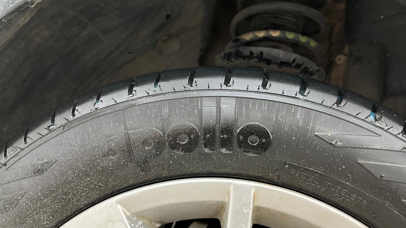 2017 Volkswagen Polo HIGHLINE1.2L, Petrol, Manual, 67,905 km, Left Front Tyre Tread