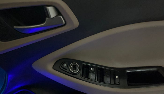 2015 Hyundai Elite i20 SPORTZ 1.2, Petrol, Manual, 56,497 km, Driver Side Door Panels Control