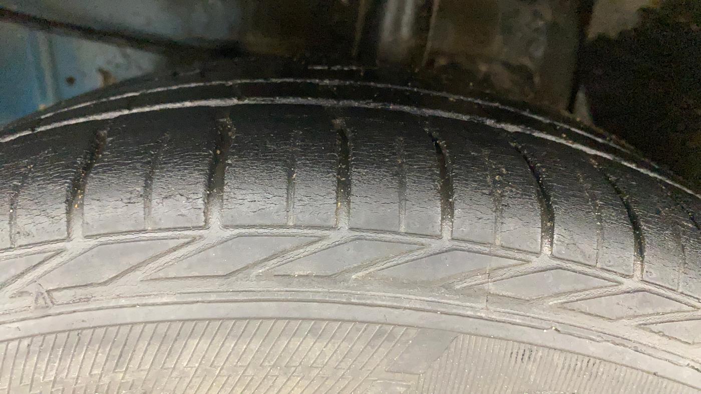 2019 Tata NEXON XMA PETROL, Petrol, Automatic, 48,338 km, Left Front Tyre Tread