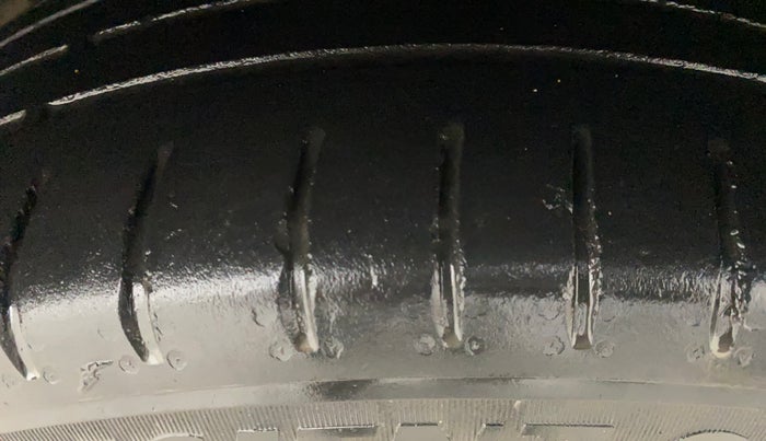 2021 MG HECTOR PLUS SELECT 2.0 DIESEL TURBO MT 7-STR, Diesel, Manual, 41,685 km, Right Front Tyre Tread