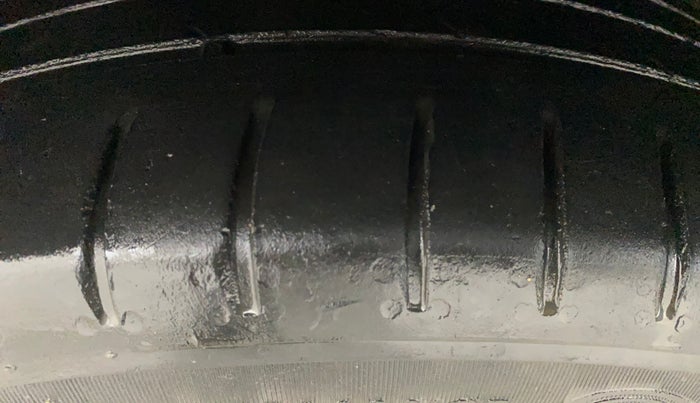 2021 MG HECTOR PLUS SELECT 2.0 DIESEL TURBO MT 7-STR, Diesel, Manual, 41,685 km, Left Front Tyre Tread