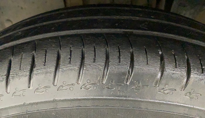 2019 Renault TRIBER RXL MT, Petrol, Manual, 49,829 km, Left Front Tyre Tread