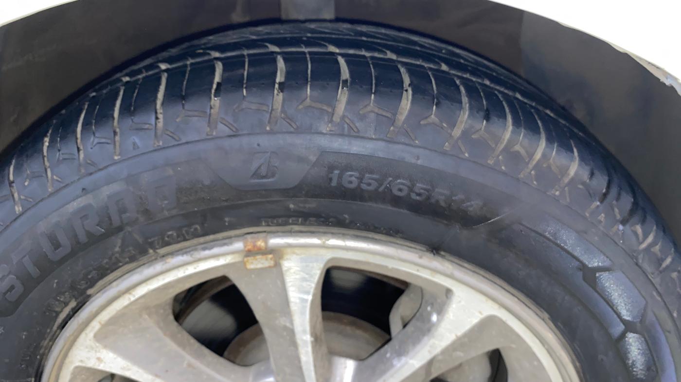 2016 Hyundai Grand i10 ASTA AT 1.2 KAPPA VTVT, Petrol, Automatic, 40,443 km, Right Front Tyre Tread