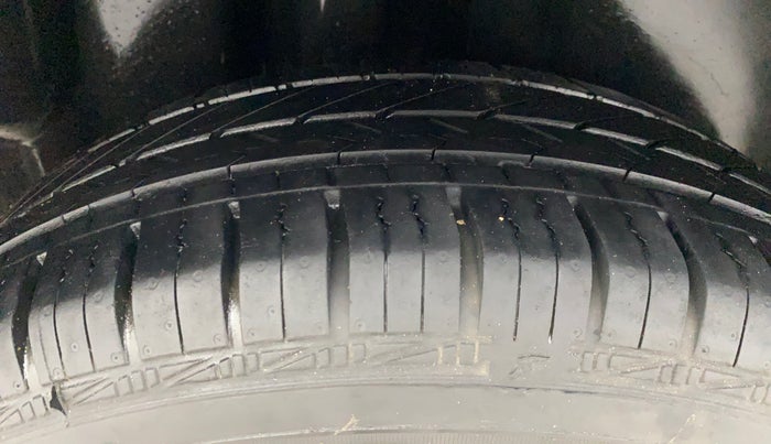 2021 Volkswagen Polo TRENDLINE 1.0L, Petrol, Manual, 30,437 km, Right Rear Tyre Tread