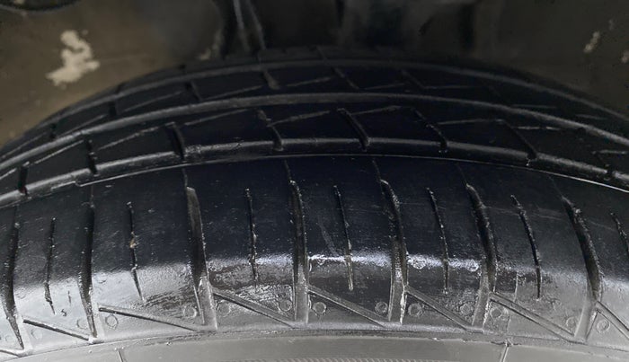 2021 Maruti Alto LXI CNG, CNG, Manual, 17,544 km, Left Front Tyre Tread