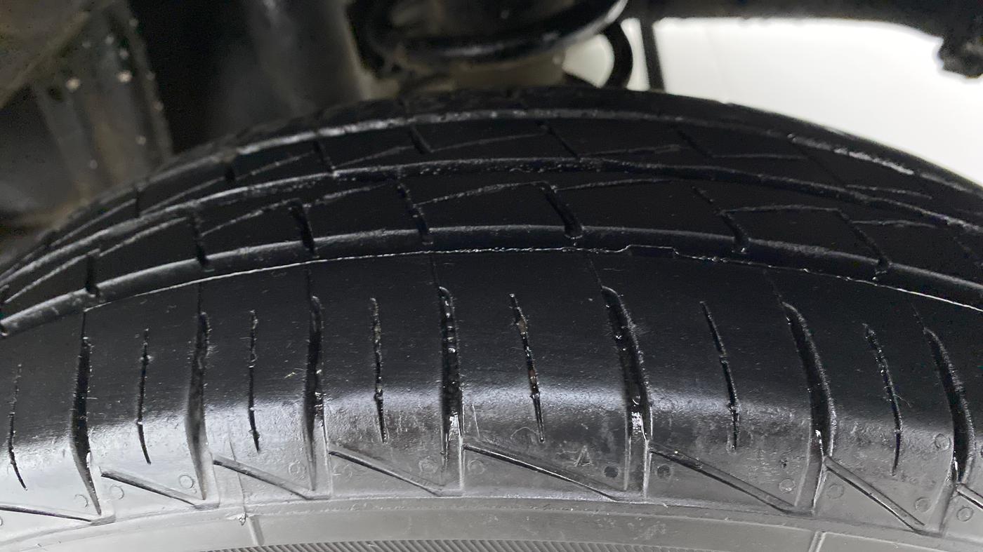 2021 Maruti Alto LXI CNG, CNG, Manual, 17,544 km, Left Rear Tyre Tread