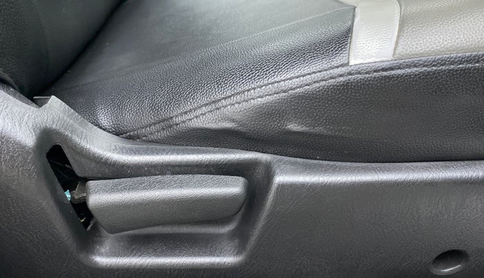 2021 Maruti Alto LXI CNG, CNG, Manual, 17,544 km, Driver Side Adjustment Panel