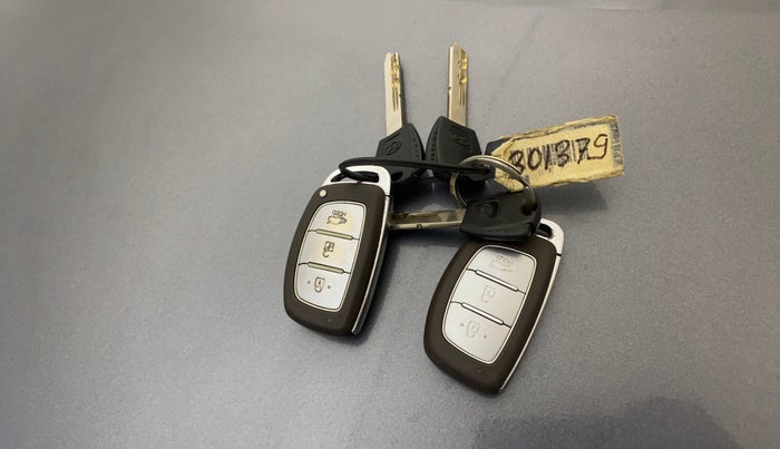 2015 Hyundai Grand i10 ASTA 1.2 KAPPA VTVT, Petrol, Manual, 54,341 km, Key Close Up