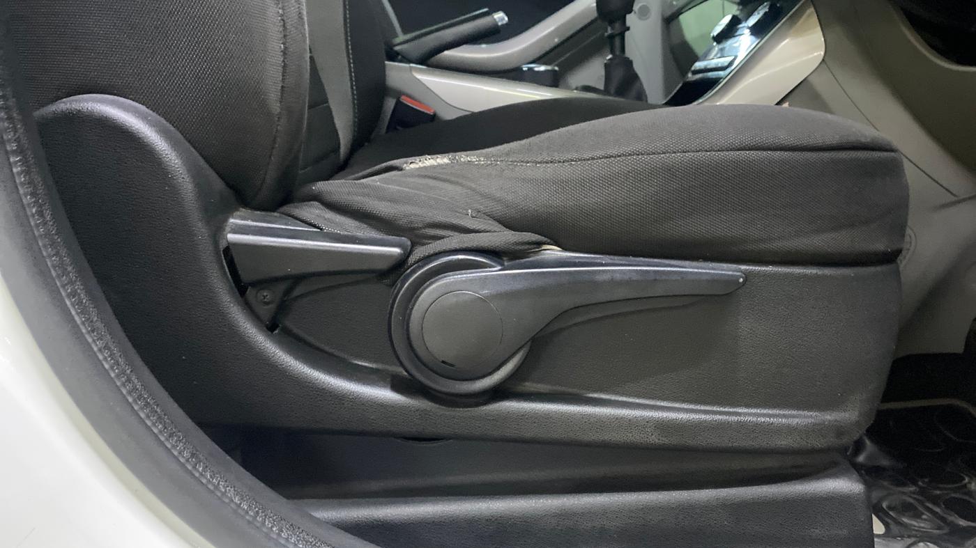 2018 Tata NEXON XZ PLUS DIESEL, Diesel, Manual, 59,164 km, Driver Side Adjustment Panel