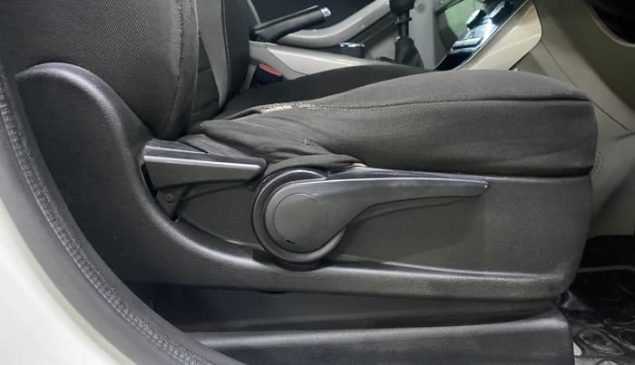 2018 Tata NEXON XZ PLUS DIESEL, Diesel, Manual, 59,164 km, Driver Side Adjustment Panel