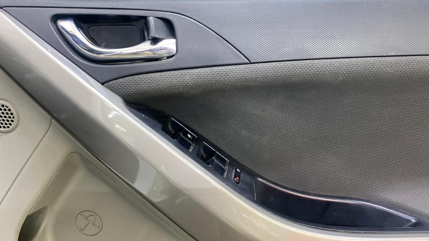 2018 Tata NEXON XZ PLUS DIESEL, Diesel, Manual, 59,164 km, Driver Side Door Panels Control