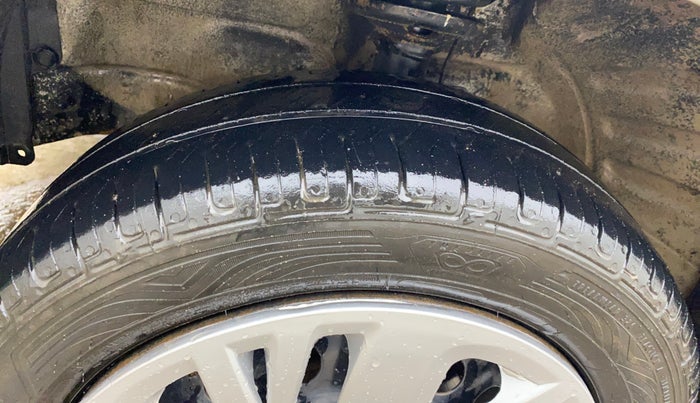 2016 Maruti Wagon R 1.0 VXI AMT, Petrol, Automatic, 62,295 km, Left Front Tyre Tread