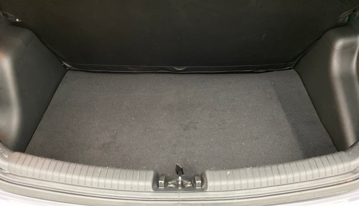 2015 Hyundai Grand i10 SPORTZ 1.2 KAPPA VTVT, Petrol, Manual, 15,490 km, Boot Inside