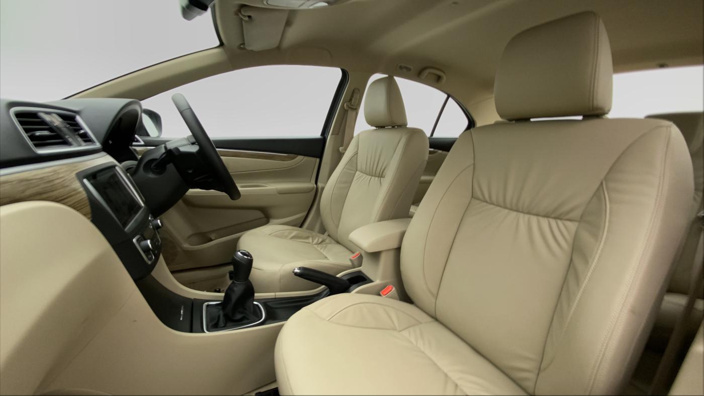 2022 Maruti Ciaz ALPHA 1.5 MT VTVT SHVS, Petrol, Manual, 281 km, Right Side Front Door Cabin