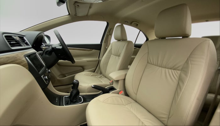 2022 Maruti Ciaz ALPHA 1.5 MT VTVT SHVS, Petrol, Manual, 281 km, Right Side Front Door Cabin