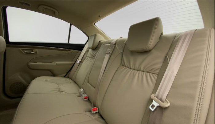 2022 Maruti Ciaz ALPHA 1.5 MT VTVT SHVS, Petrol, Manual, 281 km, Right Side Rear Door Cabin