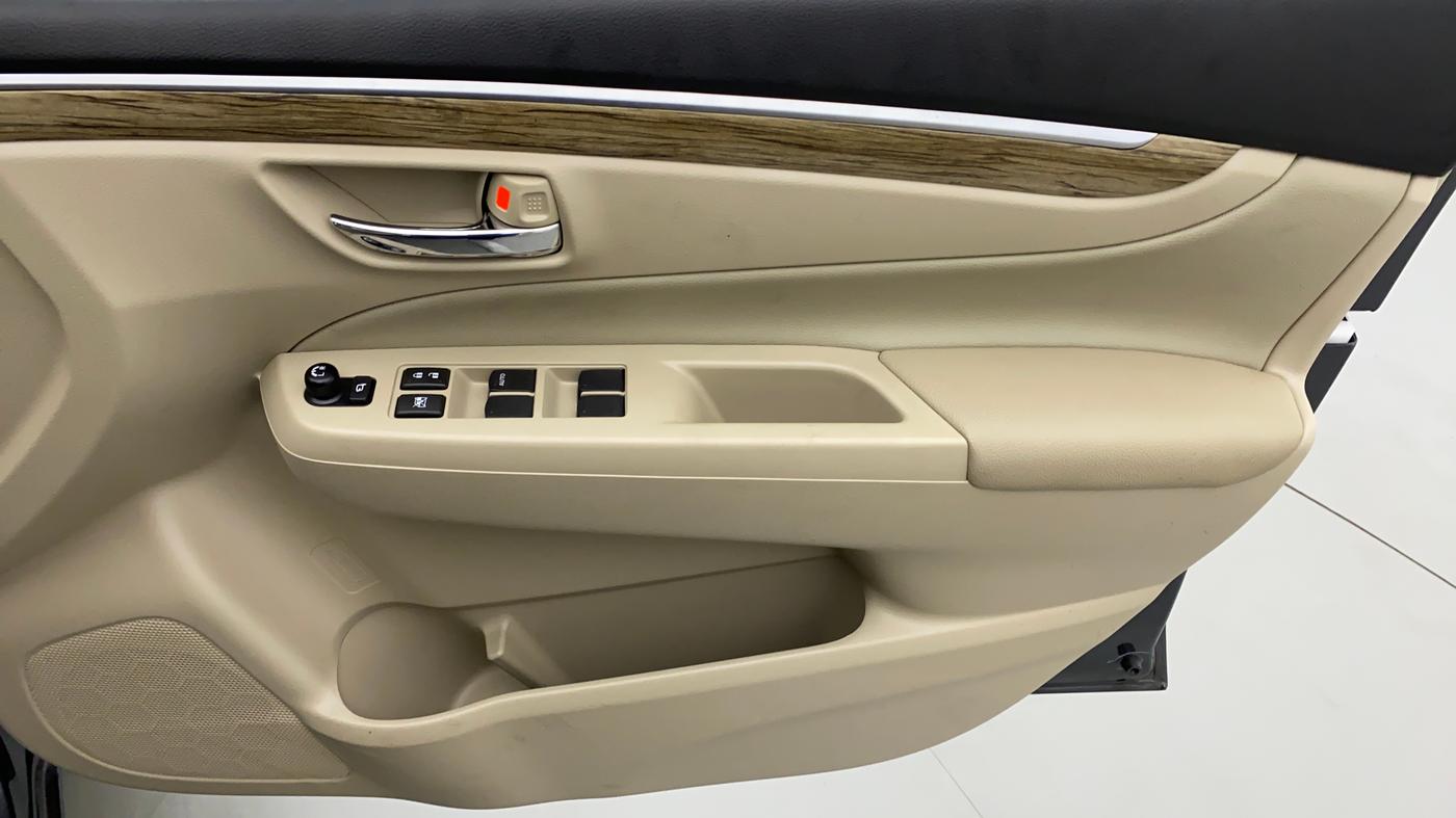 2022 Maruti Ciaz ALPHA 1.5 MT VTVT SHVS, Petrol, Manual, 281 km, Driver Side Door Panels Control