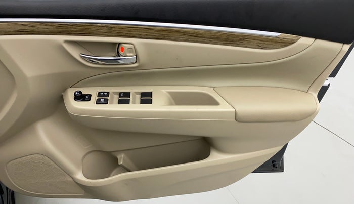 2022 Maruti Ciaz ALPHA 1.5 MT VTVT SHVS, Petrol, Manual, 281 km, Driver Side Door Panels Control