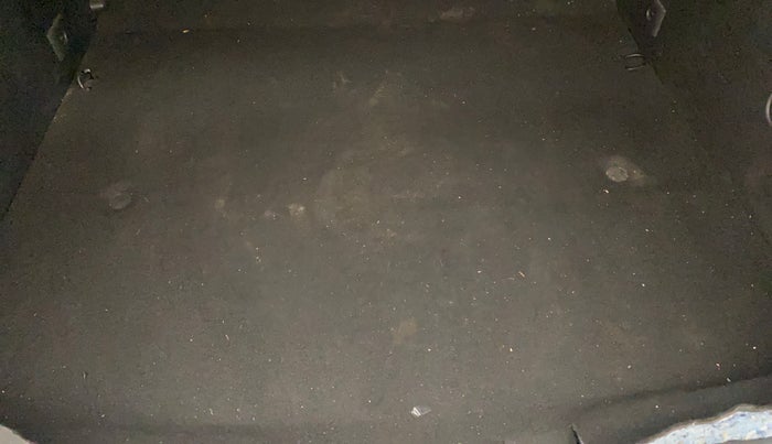 2019 Nissan Kicks XL DIESEL, Diesel, Manual, 61,756 km, Boot Inside