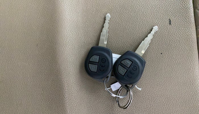 2024 Maruti Dzire VXI, Petrol, Manual, 19,924 km, Key Close Up