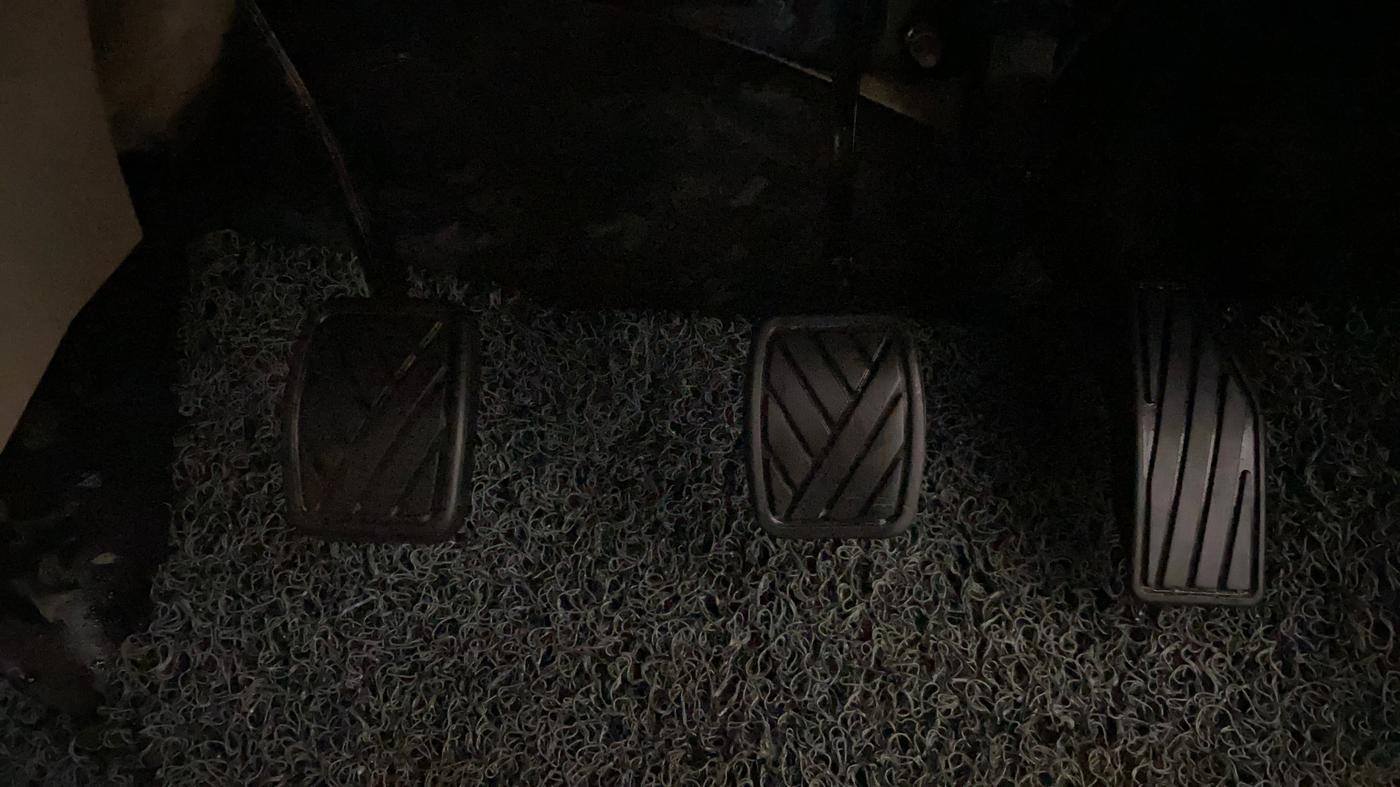 2024 Maruti Dzire VXI, Petrol, Manual, 19,924 km, Pedals
