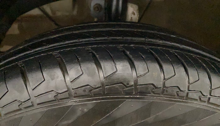 2024 Maruti Dzire VXI, Petrol, Manual, 19,924 km, Left Front Tyre Tread