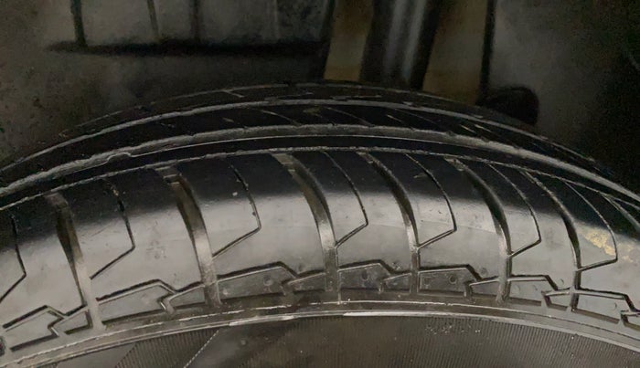 2024 Maruti Dzire VXI, Petrol, Manual, 19,924 km, Left Rear Tyre Tread