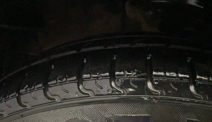 2012 Hyundai i10 MAGNA 1.1, Petrol, Manual, 90,773 km, Left Front Tyre Tread