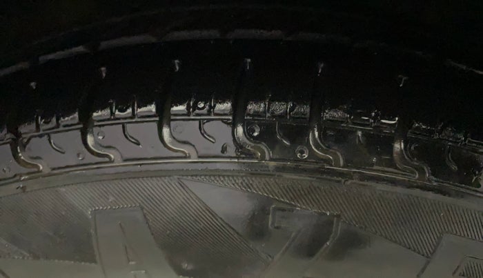 2012 Hyundai i10 MAGNA 1.1, Petrol, Manual, 90,773 km, Right Front Tyre Tread