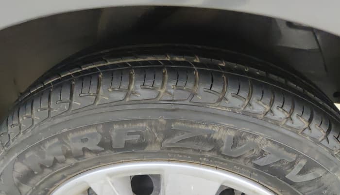 2013 Hyundai i20 MAGNA 1.2, Petrol, Manual, 1,07,910 km, Left Rear Tyre Tread
