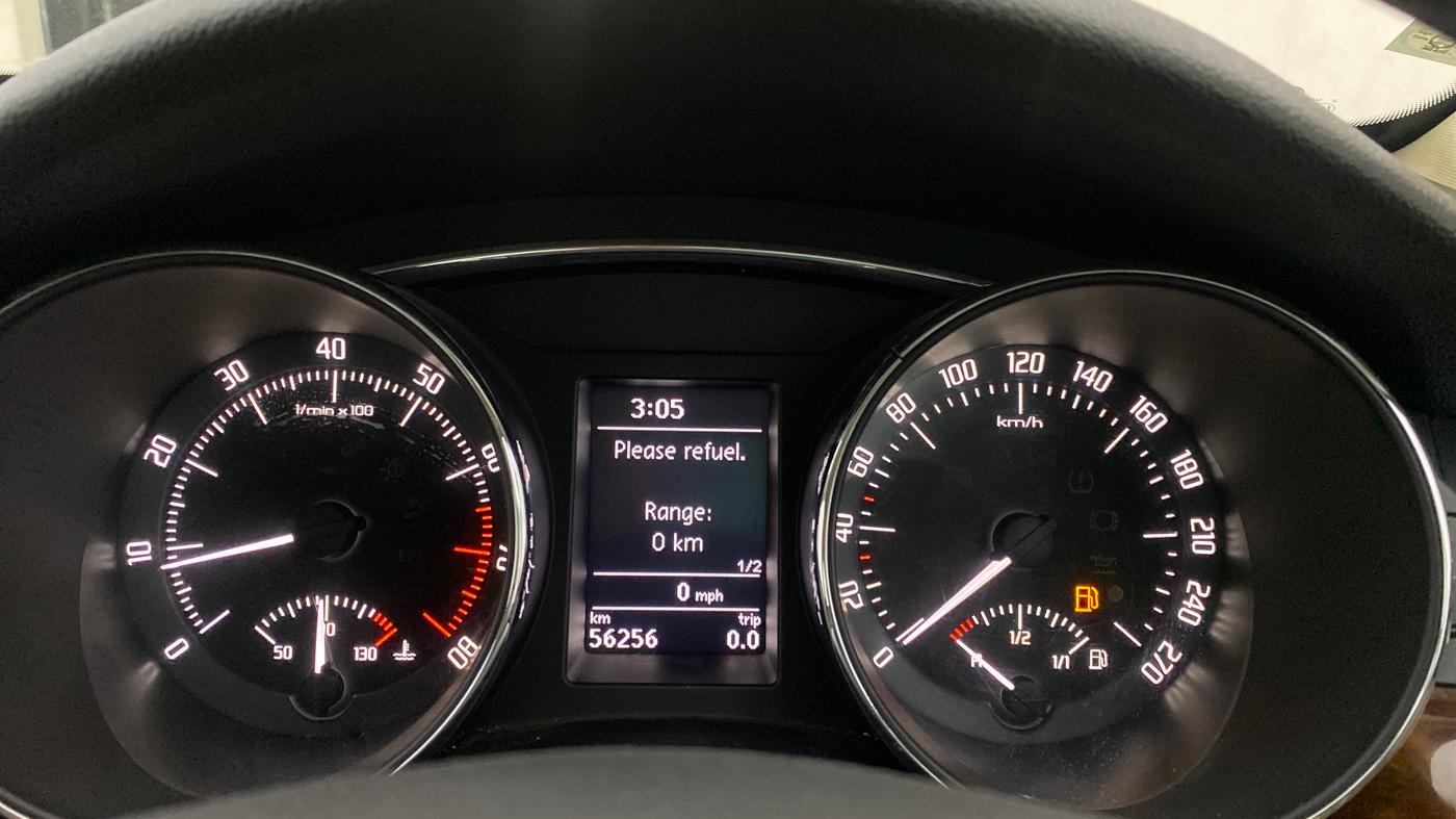 2015 Skoda Superb ELEGANCE 1.8 TSI MT, Petrol, Manual, 56,256 km, Odometer Image