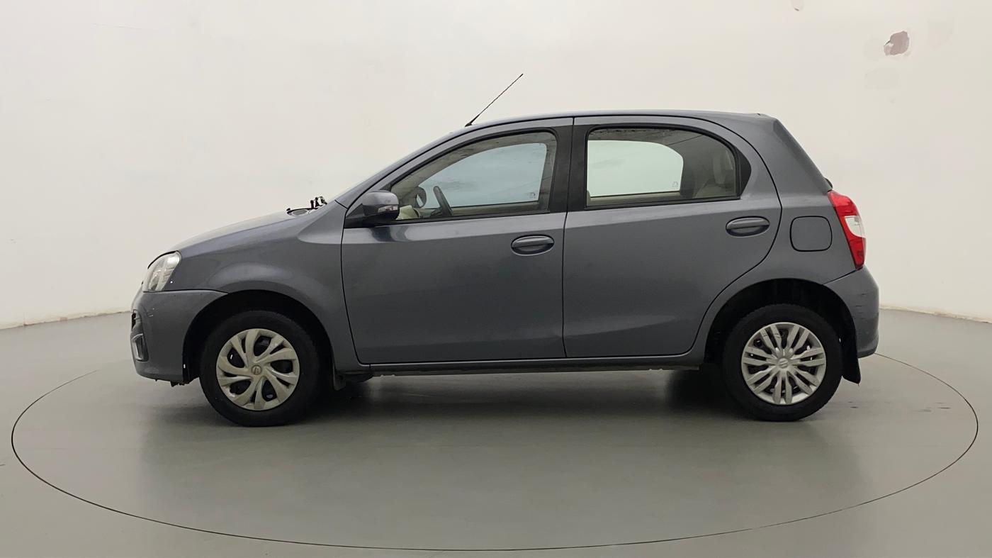 2017 Toyota Etios Liva V, Petrol, Manual, 50,456 km, Left Side