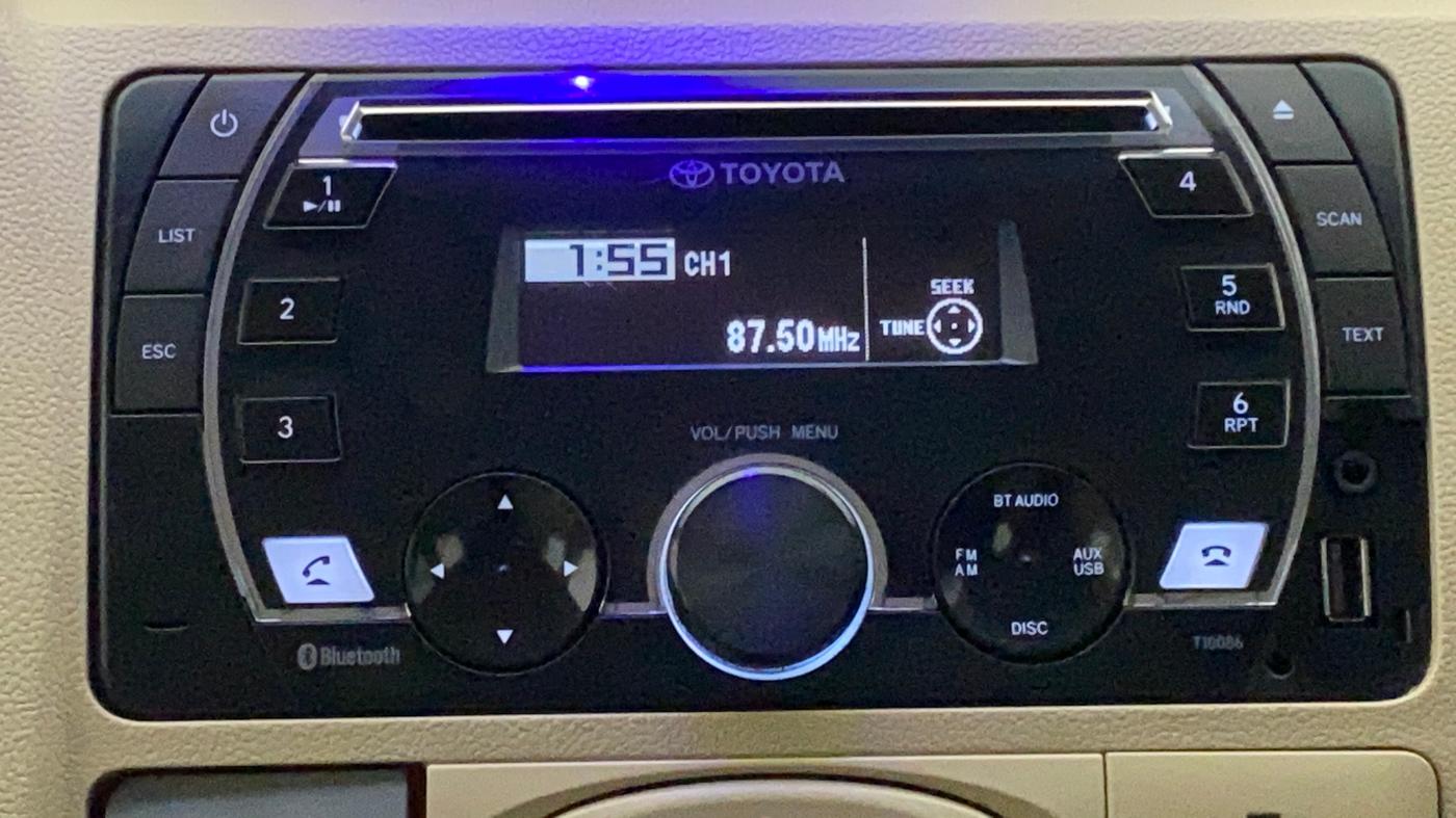 2017 Toyota Etios Liva V, Petrol, Manual, 50,456 km, Infotainment System
