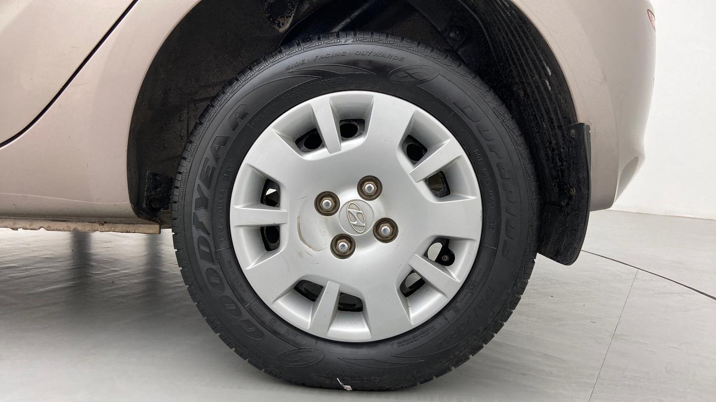 2013 Hyundai i20 MAGNA O 1.2, Petrol, Manual, 1,15,490 km, Left Rear Wheel