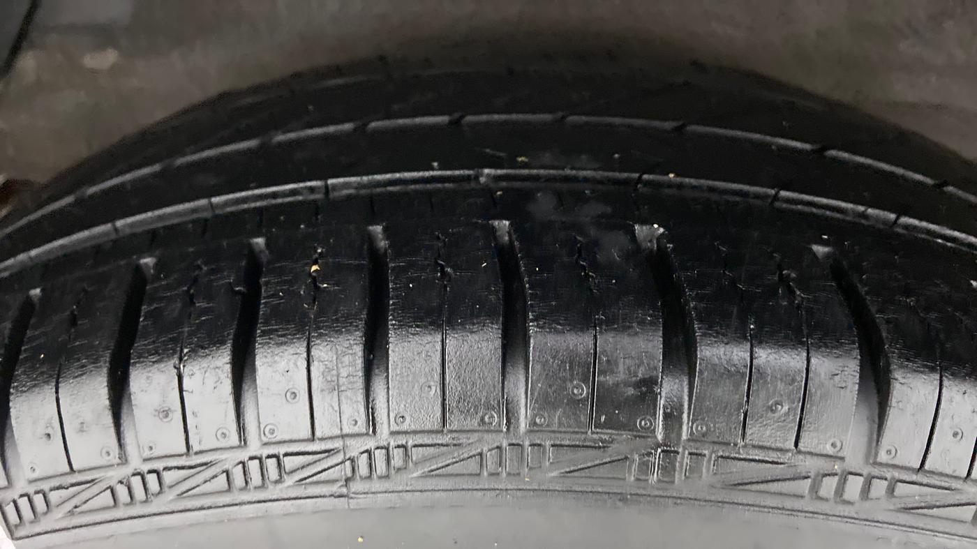 2013 Hyundai i20 MAGNA O 1.2, Petrol, Manual, 1,15,490 km, Right Rear Tyre Tread