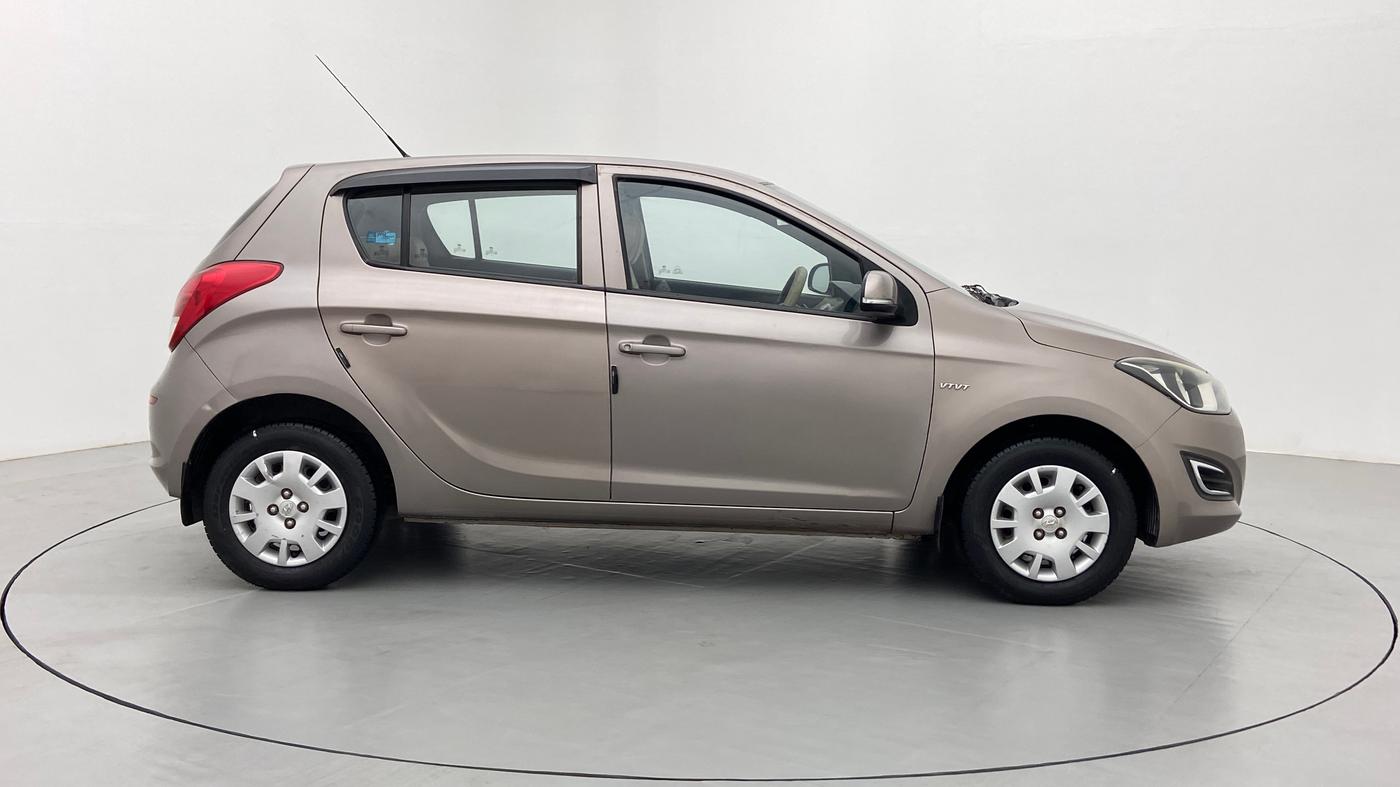 2013 Hyundai i20 MAGNA O 1.2, Petrol, Manual, 1,15,490 km, Right Side View