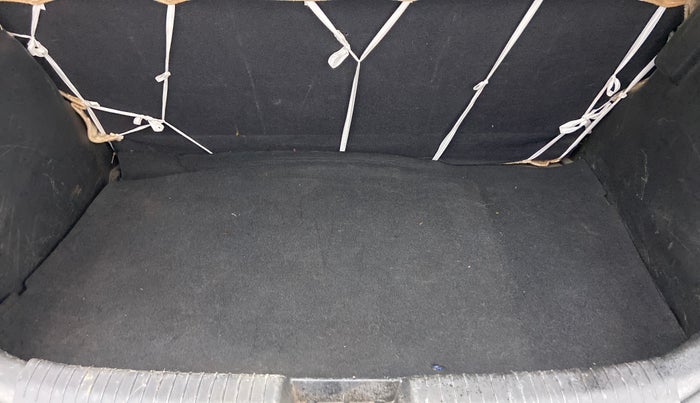 2013 Hyundai i20 MAGNA O 1.2, Petrol, Manual, 1,15,490 km, Boot Inside
