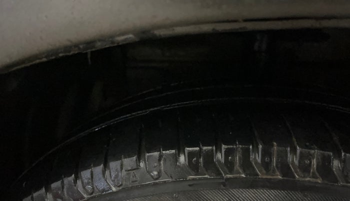 2019 Maruti Ciaz DELTA AT 1.5 SHVS PETROL, Petrol, Automatic, 43,848 km, Left Front Tyre Tread