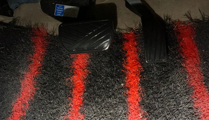 2019 Maruti Ciaz DELTA AT 1.5 SHVS PETROL, Petrol, Automatic, 43,848 km, Pedals