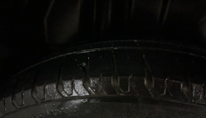 2019 Maruti Ciaz DELTA AT 1.5 SHVS PETROL, Petrol, Automatic, 43,848 km, Right Rear Tyre Tread