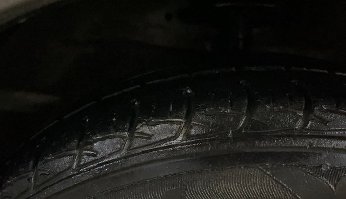 2019 Maruti Ciaz DELTA AT 1.5 SHVS PETROL, Petrol, Automatic, 43,848 km, Right Front Tyre Tread