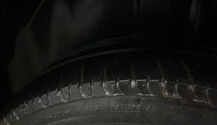 2019 Maruti Ciaz DELTA AT 1.5 SHVS PETROL, Petrol, Automatic, 43,848 km, Left Rear Tyre Tread