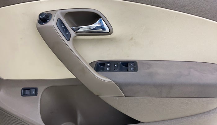 2016 Skoda Rapid 1.5 TDI CR STYLE PLUS AT, Diesel, Automatic, 1,10,839 km, Driver Side Door Panels Control