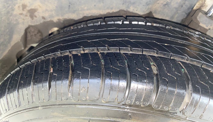 2016 Skoda Rapid 1.5 TDI CR STYLE PLUS AT, Diesel, Automatic, 1,10,839 km, Left Rear Tyre Tread